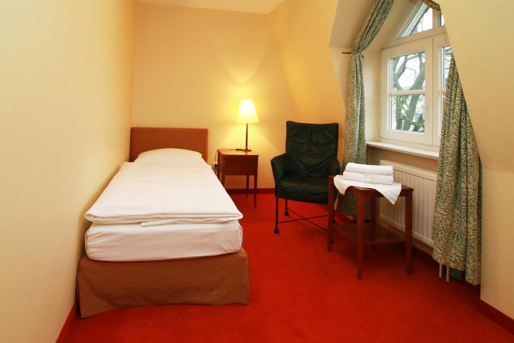 Romantik Hotel Kaufmannshof Bergen Auf Rugen Værelse billede